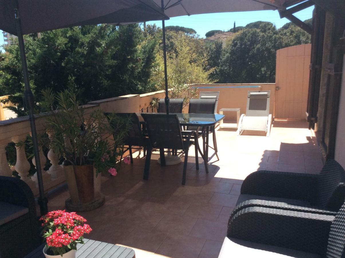 89 Le Grand Pin Sainte-Maxime Exterior foto
